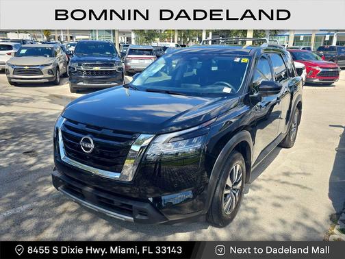 2024 Nissan Pathfinder SL