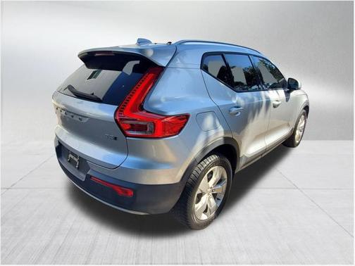2019 Volvo XC40 T5 Momentum