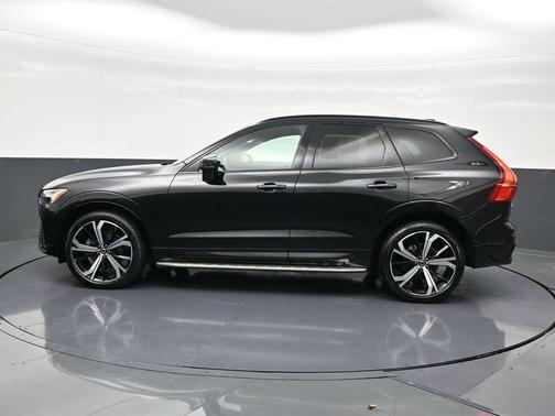 2022 Volvo XC60 B5 R-Design