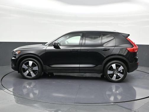2019 Volvo XC40 T5 Momentum