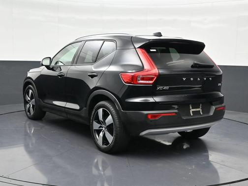 2019 Volvo XC40 T5 Momentum