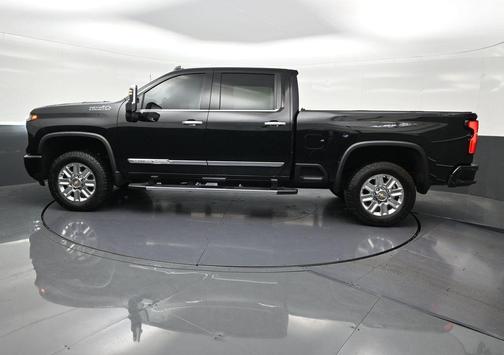 Black 2024 Chevrolet Silverado 2500 High Country