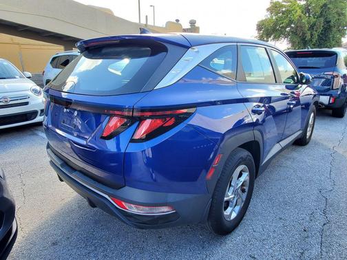 2022 Hyundai TUCSON SE