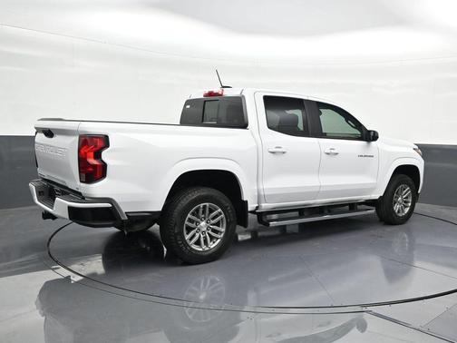 Summit White 2024 Chevrolet Colorado LT
