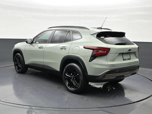 Green 2025 Chevrolet Trax ACTIV