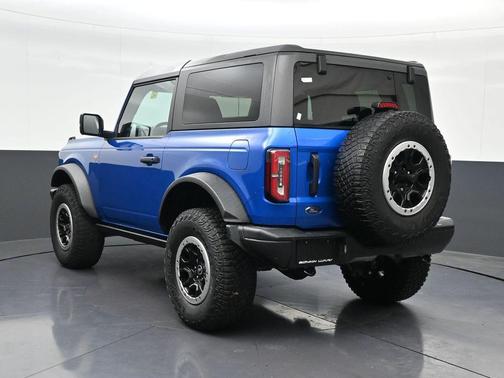 Blue Metallic 2022 Ford Bronco Badlands