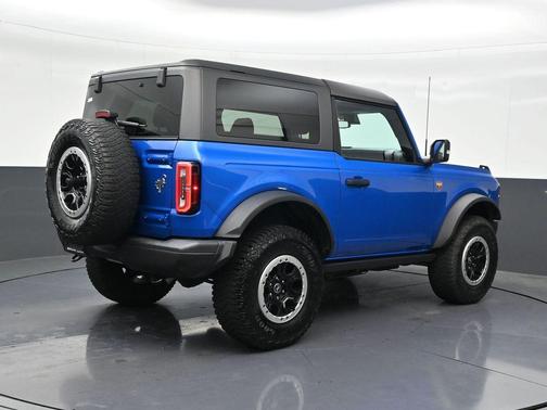 Blue Metallic 2022 Ford Bronco Badlands