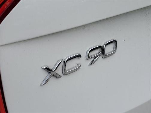 2024 Volvo XC90 B5 Core