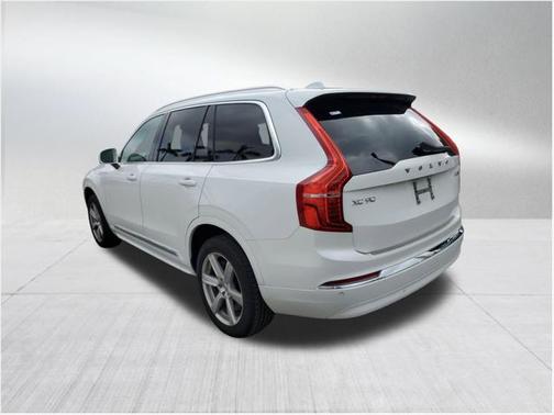 2024 Volvo XC90 B5 Core