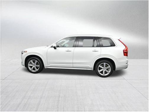 Crystal White 2022 Volvo XC90 T5 Momentum