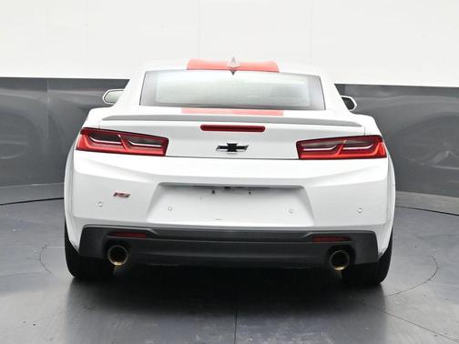 Summit White 2016 Chevrolet Camaro 2LT