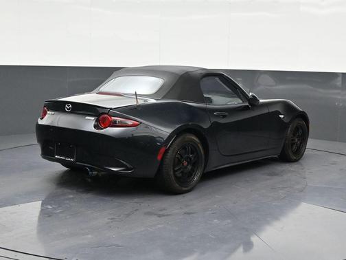 2017 Mazda MX-5 Miata Sport