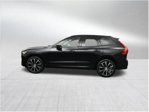 Onyx Black Metallic 2024 Volvo XC60 B5 Plus Dark Theme