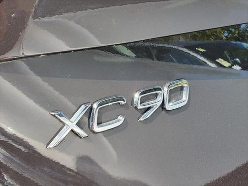 2023 Volvo XC90 Recharge Plug-In Hybrid T8 Core Bright Theme