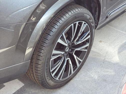 2023 Volvo XC90 Recharge Plug-In Hybrid T8 Core Bright Theme