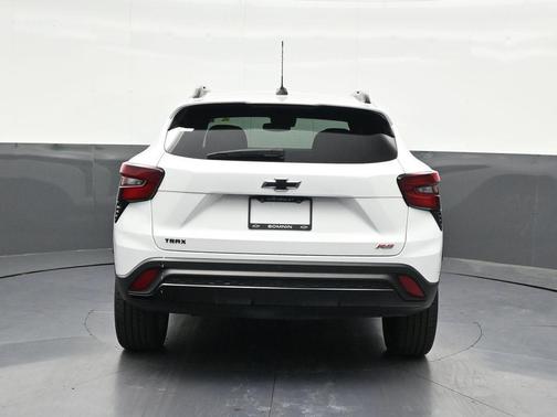 Summit White 2025 Chevrolet Trax 2RS