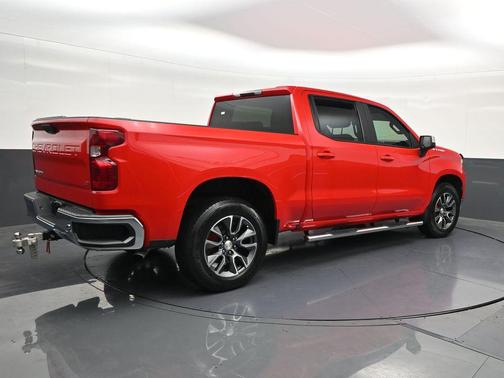 Red 2022 Chevrolet Silverado 1500 LT