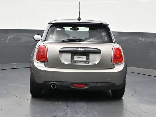 Silver Metallic 2018 MINI Hardtop Cooper