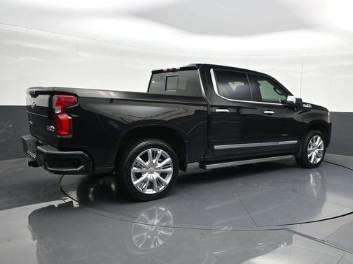 Black 2025 Chevrolet Silverado 1500 High Country