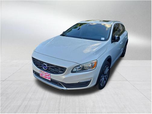 2017 Volvo V60 Cross Country T5