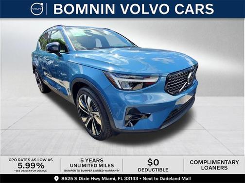 2025 Volvo XC40 B5 Plus Dark Theme