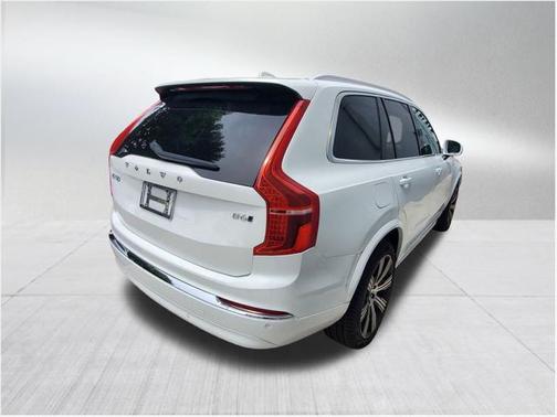 2024 Volvo XC90 B6 Plus Bright Theme