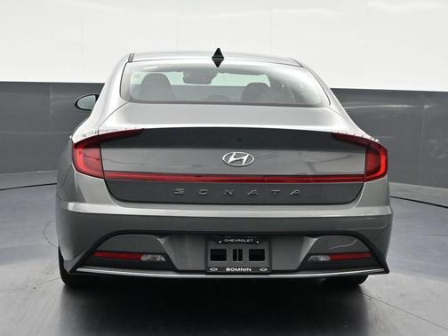 Gray 2022 Hyundai SONATA SE