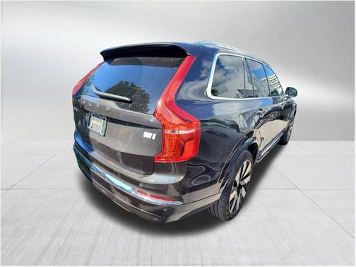 2023 Volvo XC90 Recharge Plug-In Hybrid Ultimate