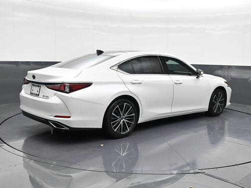 2024 Lexus ES 350 Base