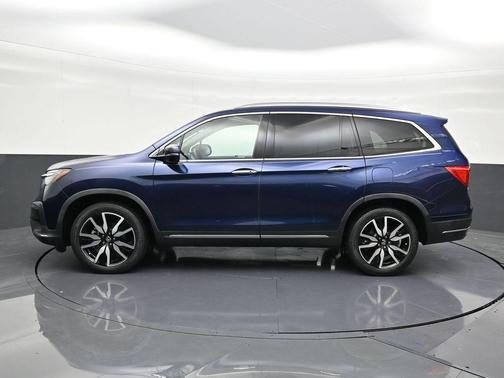 2022 Honda Pilot Touring 8-Passenger