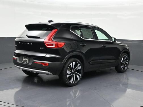 2023 Volvo XC40 Ultimate
