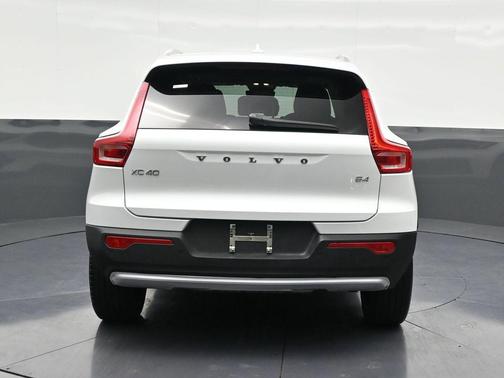 2023 Volvo XC40 B4 Plus Bright Theme
