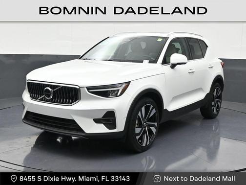 2023 Volvo XC40 B4 Plus Bright Theme