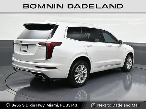 2022 Cadillac XT6 Luxury FWD