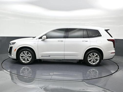 2022 Cadillac XT6 Luxury FWD