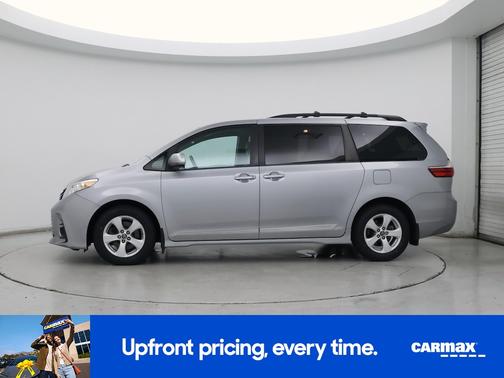2018 Toyota Sienna LE