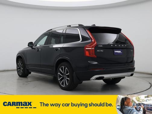 2018 Volvo XC90 T6 Momentum