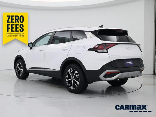 White 2023 Kia Sportage EX