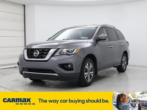 2017 Nissan Pathfinder SV
