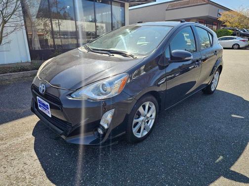 2016 Toyota Prius c Four