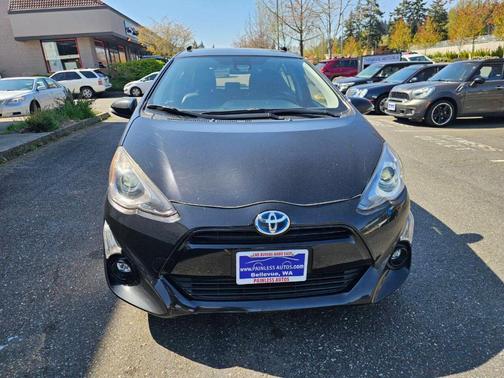 2016 Toyota Prius c Four