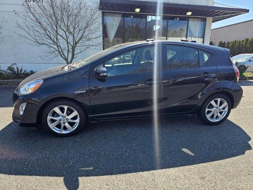 2016 Toyota Prius c Four