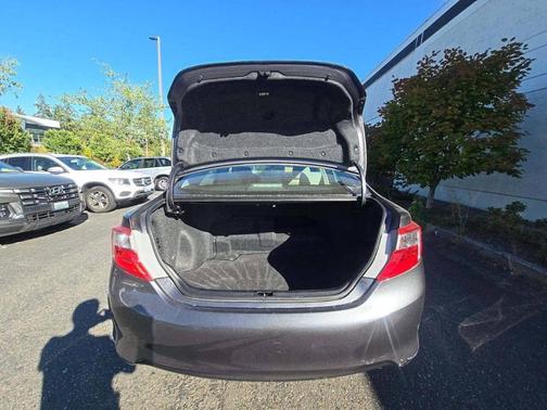 2013 Toyota Camry Hybrid LE