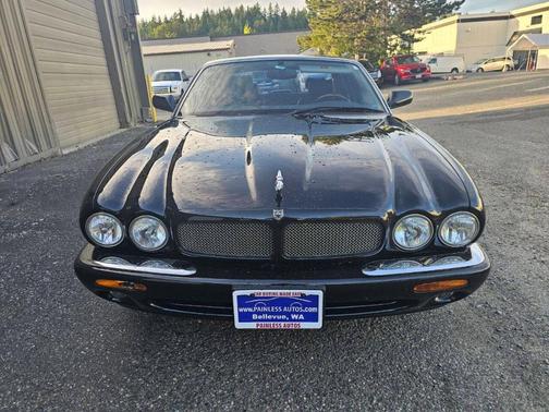 1999 Jaguar XJR Base