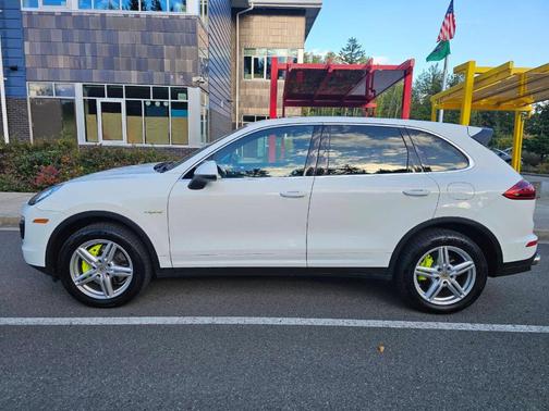 2016 Porsche Cayenne S