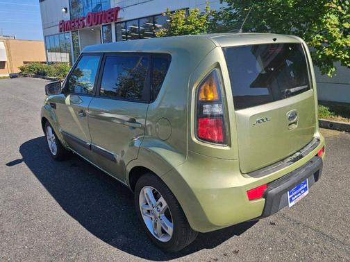 2011 Kia Soul +