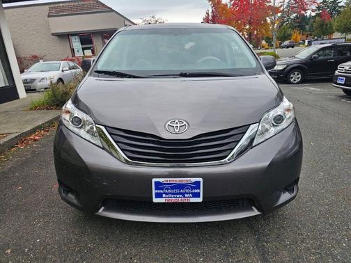 2013 Toyota Sienna LE