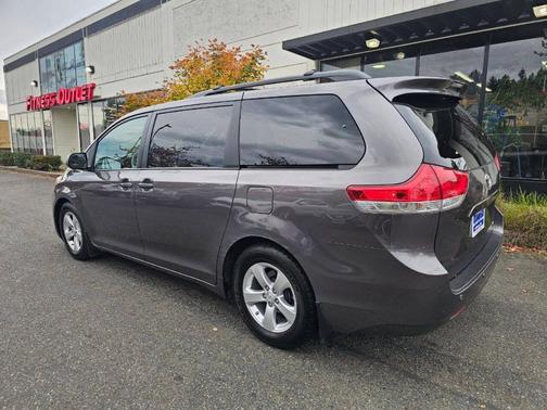 2013 Toyota Sienna LE