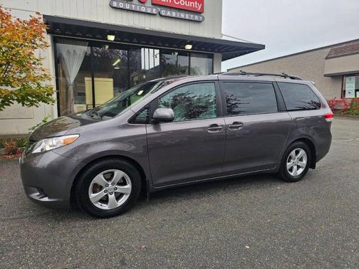2013 Toyota Sienna LE