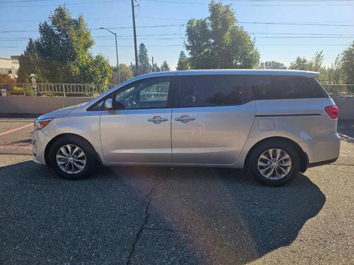 2019 Kia Sedona LX